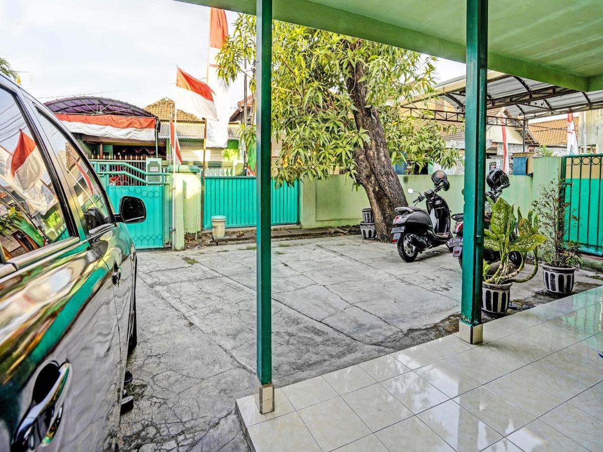 Spot On 91595 Sruni Syariah Hotell Gedangan Exteriör bild