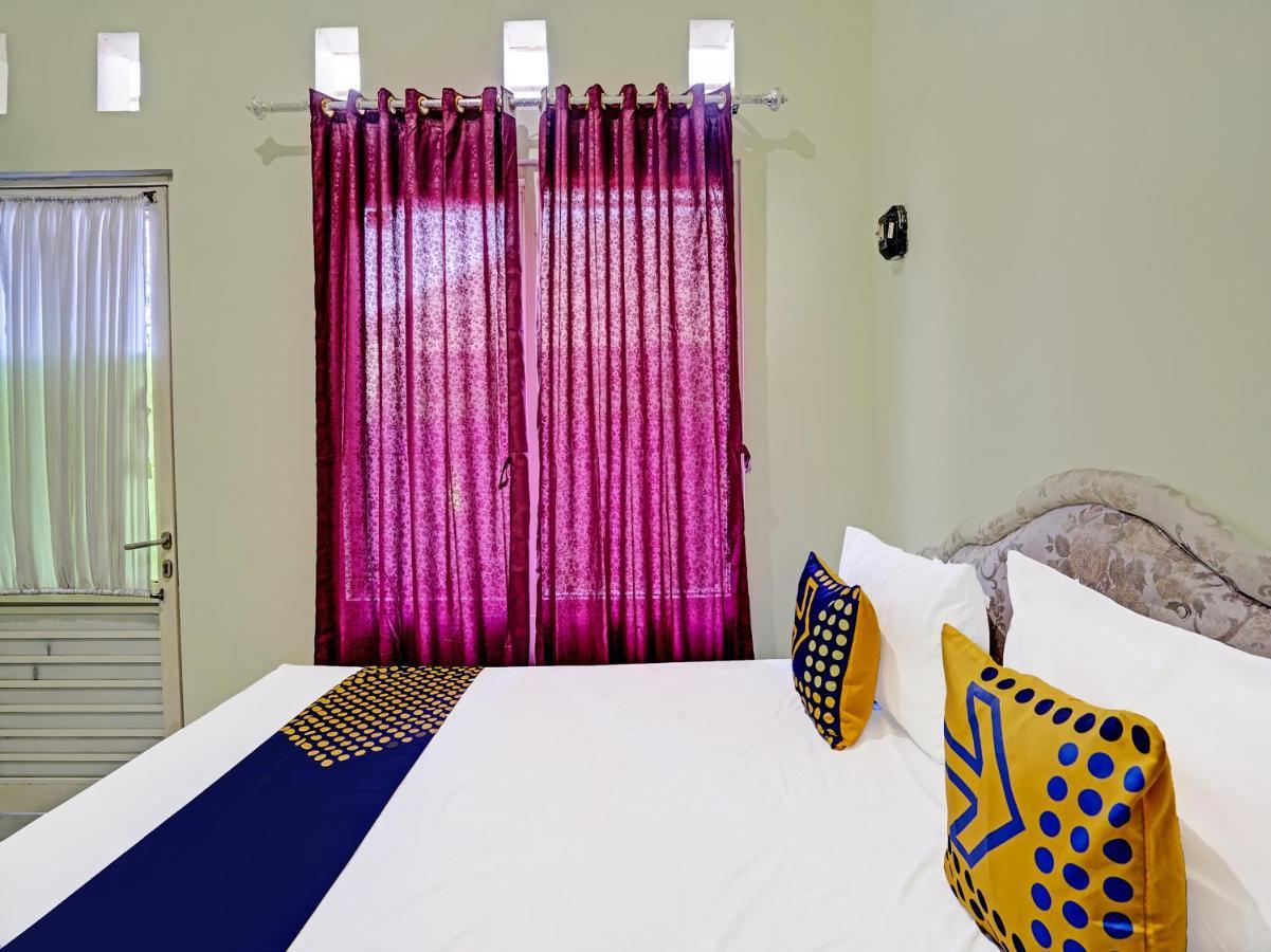 Spot On 91595 Sruni Syariah Hotell Gedangan Exteriör bild