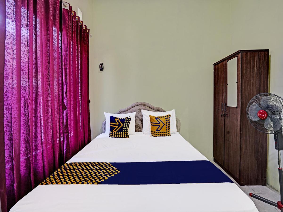 Spot On 91595 Sruni Syariah Hotell Gedangan Exteriör bild