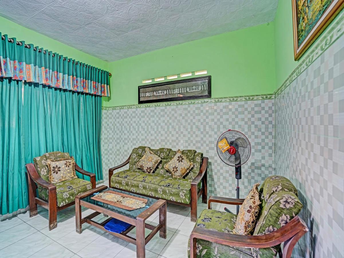 Spot On 91595 Sruni Syariah Hotell Gedangan Exteriör bild